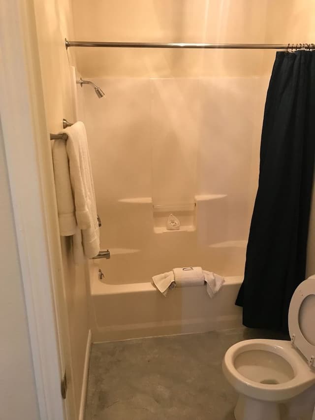 Basic Double Room, 2 Queen Beds, Non Smoking, Mountain View