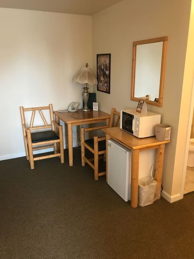 Basic Double Room, 2 Queen Beds, Non Smoking, Mountain View