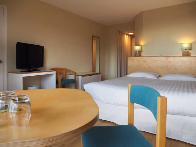 Classic Double Room, Partial Ocean View