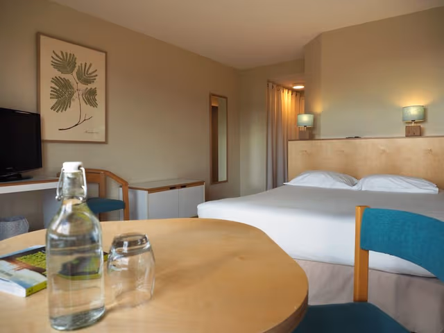 Classic Double Room, Partial Ocean View
