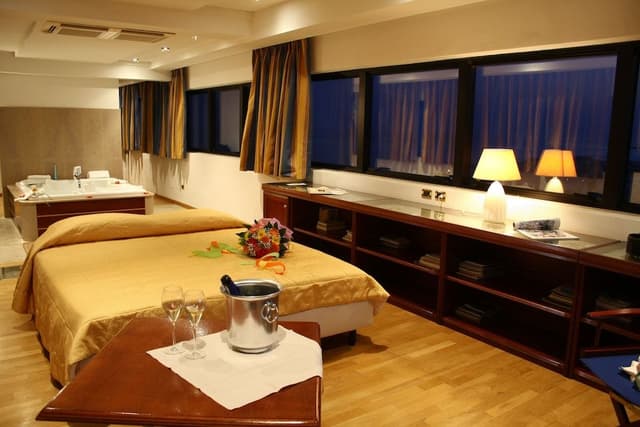 Executive Suite, Sea View