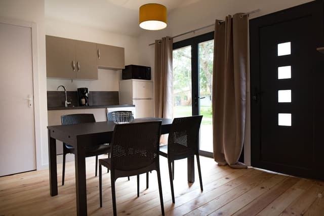 Mobile Home, 2 Bedrooms