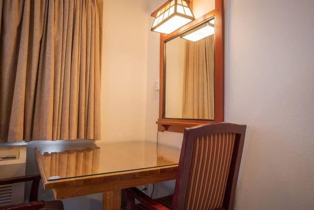 Economy Room, 2 Queen Beds