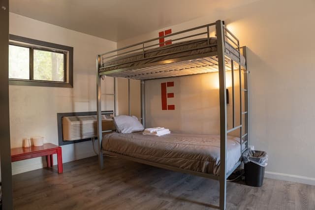 Basic Shared Dormitory, Women only