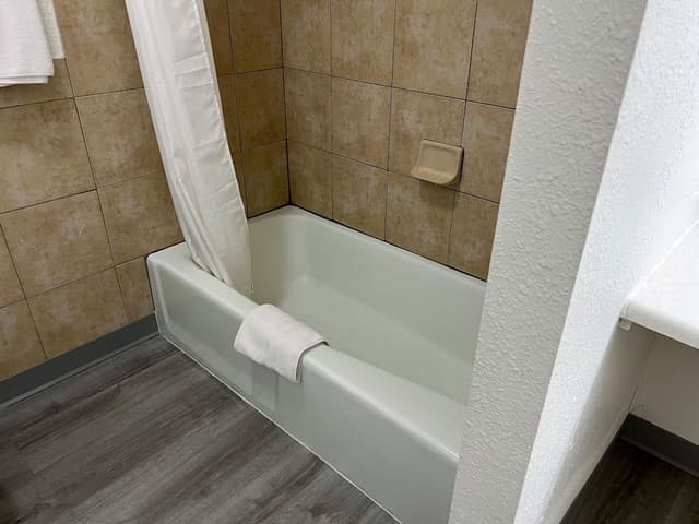 Basic Room, 2 Queen Beds