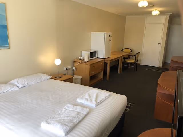 Double Room, 1 Queen Bed
