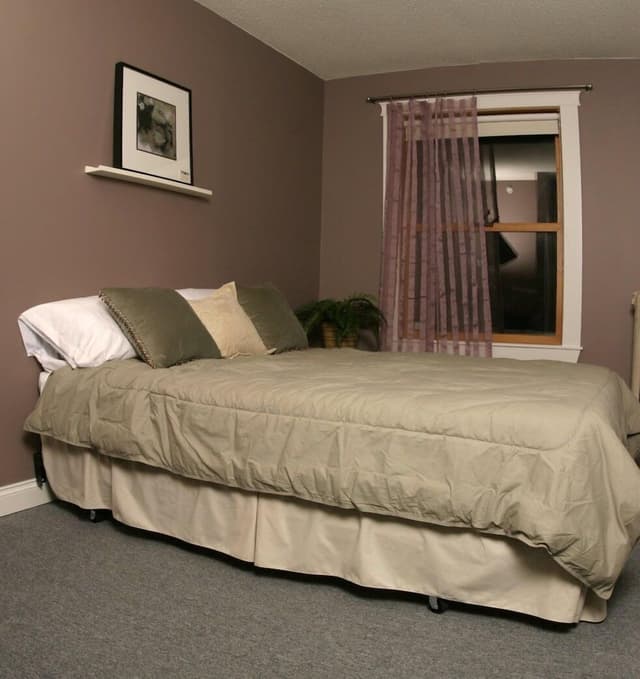 Classic Room, 1 Queen Bed, Shared Bath, Shared Living Space