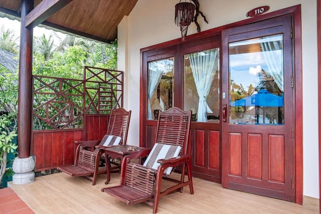 Bungalow, Beachfront
