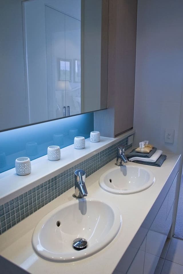 3 Bedroom & Heated Pool