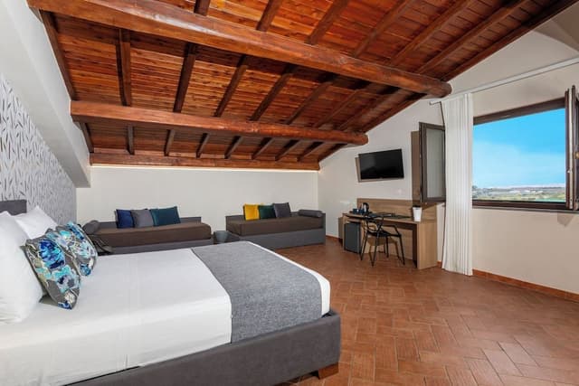Family Room, Terrace (Zagara Bianca)