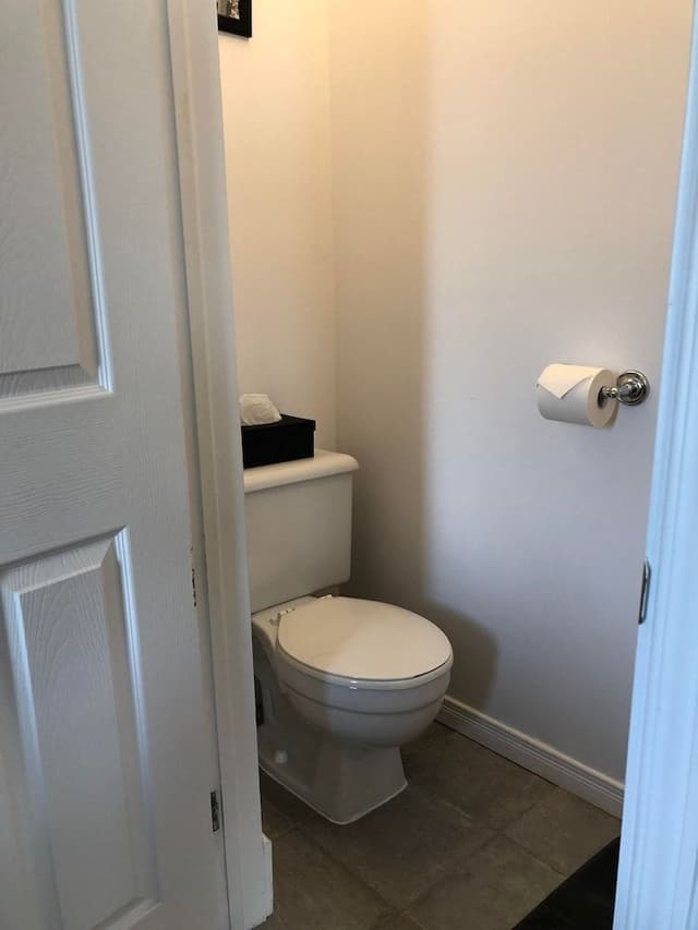 Standard Room, 1 Queen Bed, Private Bathroom, City View