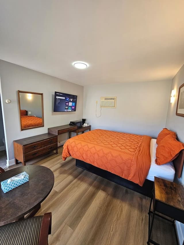 Exclusive Single Room, 1 Queen Bed