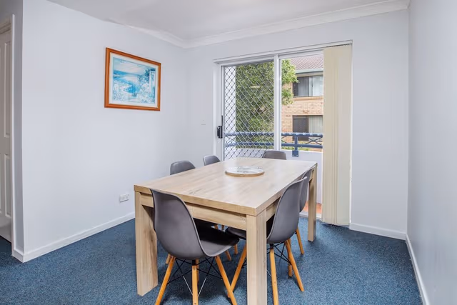 2 Bedroom Apartment Queen + 2 Singles