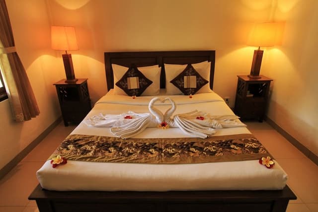 Deluxe Double Room, 1 King Bed, Smoking, Garden View