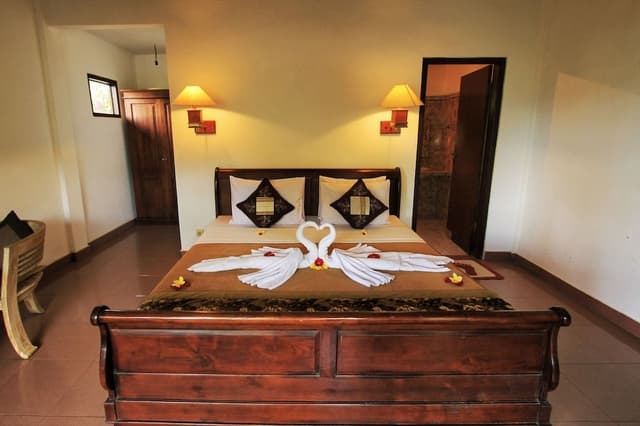 Standard Double Room, 1 King Bed, Smoking, Garden View