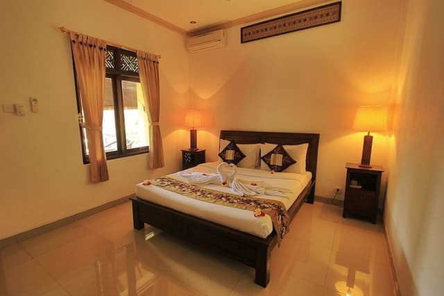 Deluxe Double Room, 1 King Bed, Smoking, Garden View