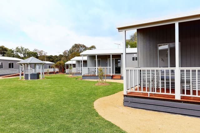 Holiday Cabin Sleeps 6