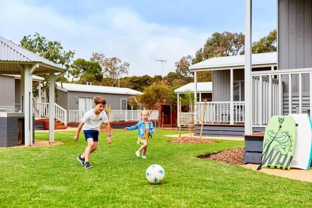 Holiday Cabin Sleeps 6