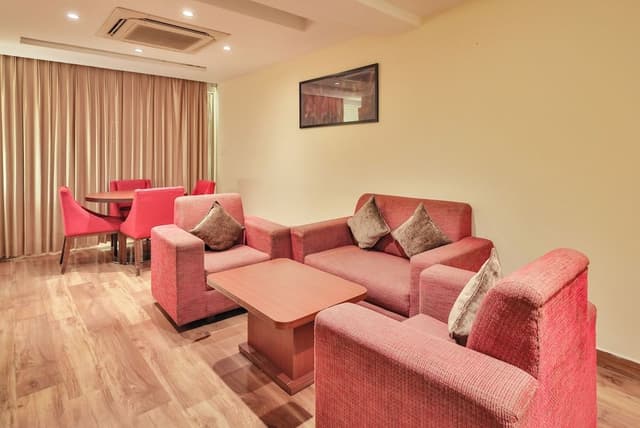 Cama Suite, 1 King Bed, Accessible, City View