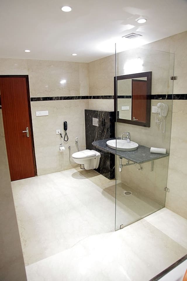 Cama Suite, 1 King Bed, Accessible, City View