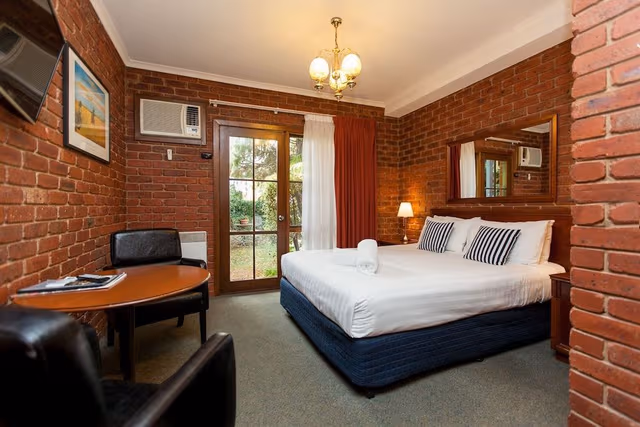 Standard Room, Non Smoking, Balcony (QUEEN ROOM)