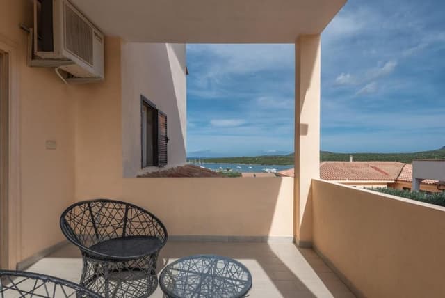 One-Bedroom Apartment with sea View