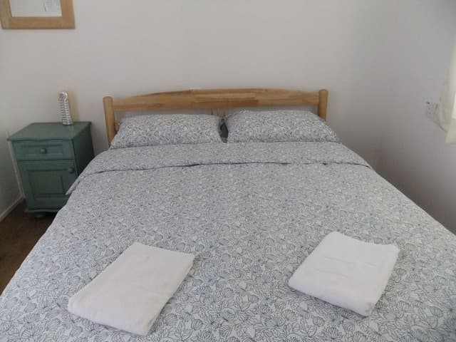 Superior Queen Hillside Room, Shared Bathroom