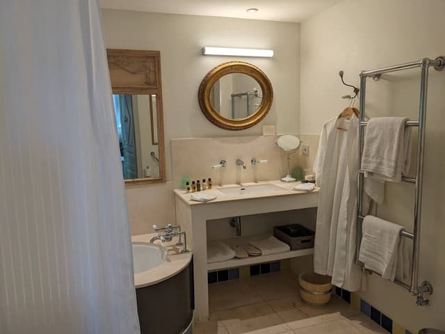 Deluxe Double or Twin Room, Accessible, Private Bathroom (Côté piscine)