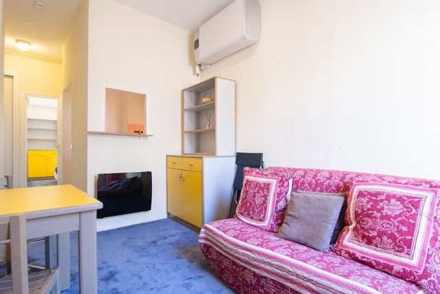 Apartment (4 Adults)