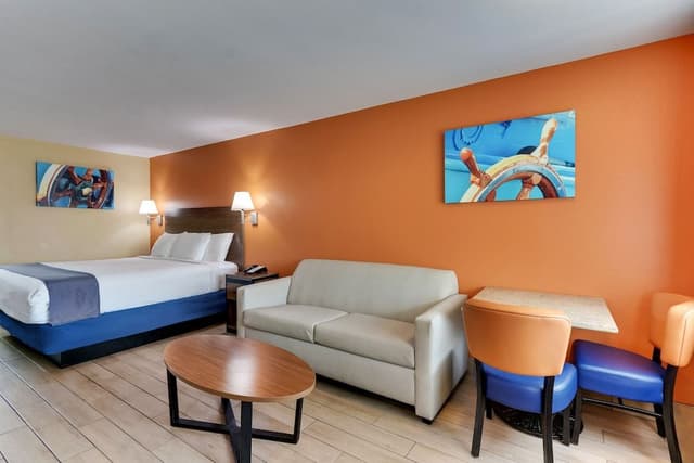 Standard Room, 1 King Bed