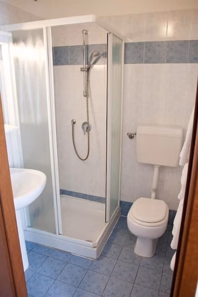 Double or Twin Room, Private Bathroom