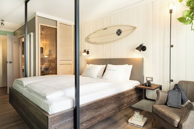 Basic Double Room, 1 Queen Bed