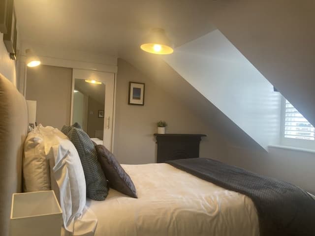 Double Room (Room 11, Charlotte, Third Floor)