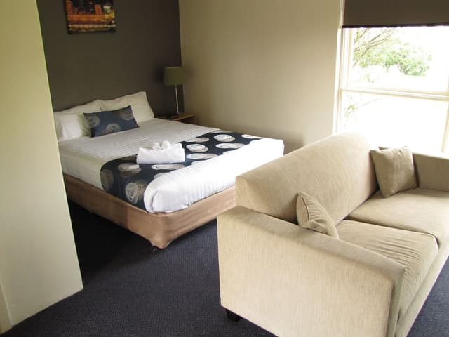 Standard Queen Room