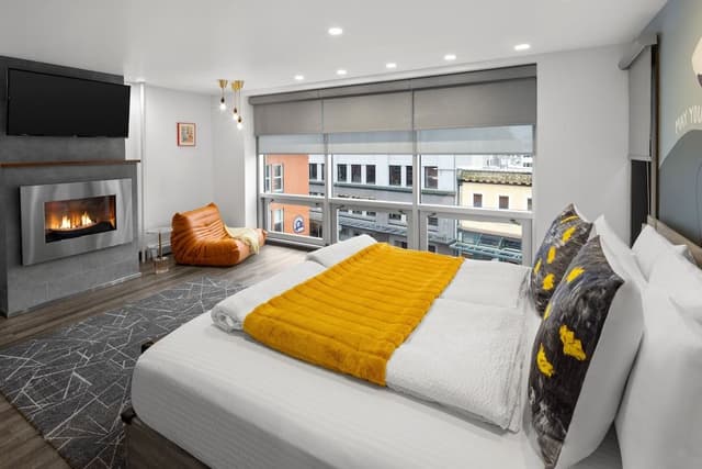 Penthouse King Suite