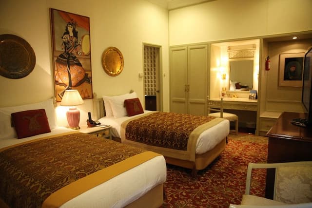 Luxury Room, 1 King Bed, Garden View
