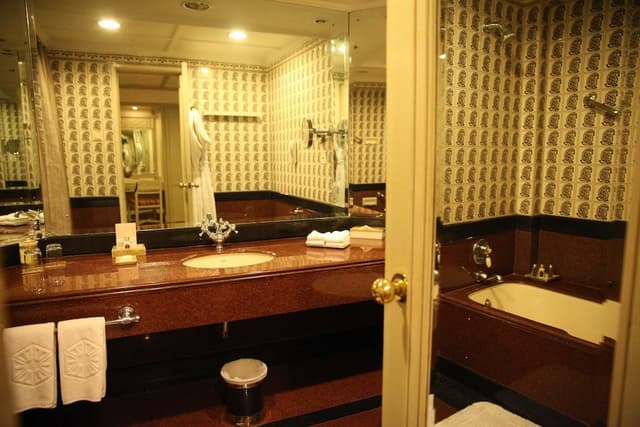 Luxury Room, 1 King Bed, Garden View