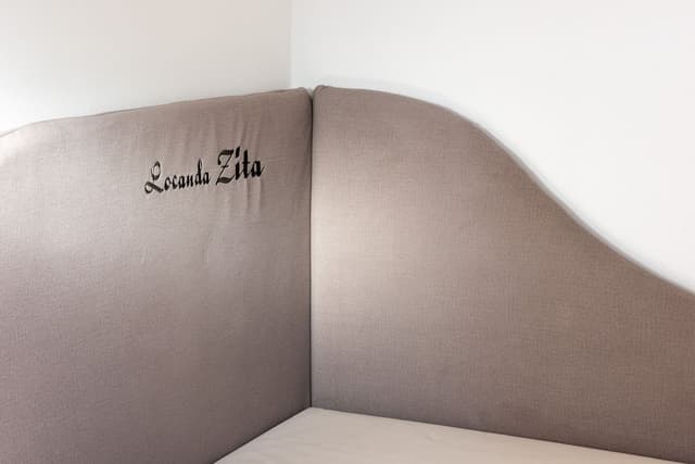 Deluxe Suite, Jetted Tub