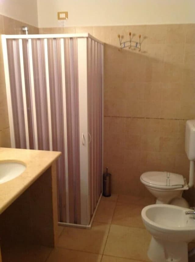 Economy Quadruple Room (Basement)