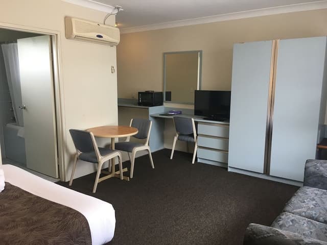 Executive Room with Spa and Kitchenette