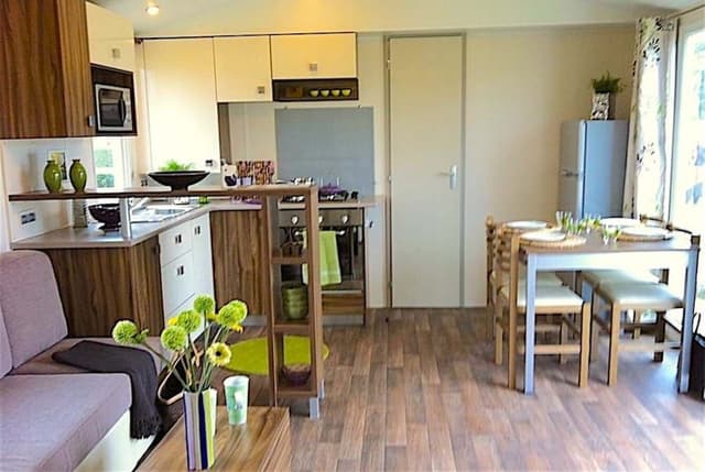 Family Mobile Home (6-8 people)