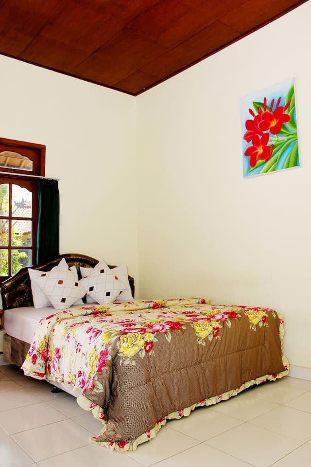 Double Room, Poolside
