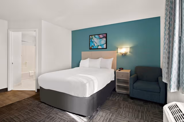 Room, 1 Queen Bed, Accessible, Non Smoking (Roll-In Shower)
