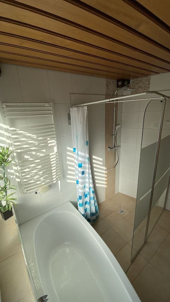 Double Room, Non Smoking, Shared Bathroom