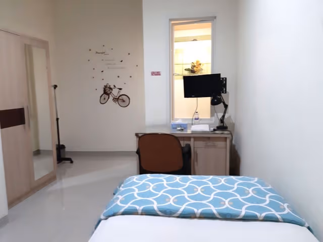 Single Room, Shared Bathroom