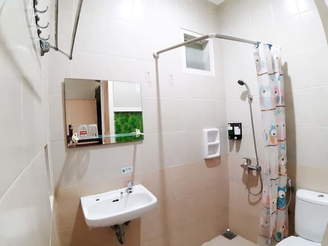 Basic Double or Twin Room, Private Bathroom
