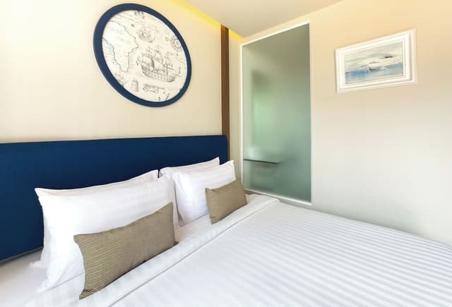 Deluxe Double Room, Poolside