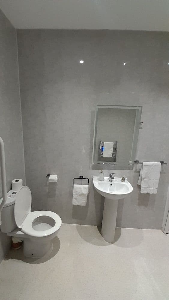 Standard Twin Room, Ensuite