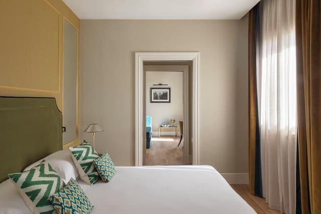Executive Suite, Balcony, City View