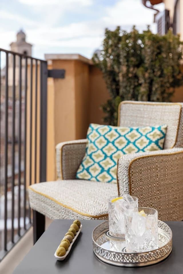 Executive Suite, Balcony, City View
